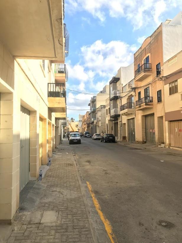 Luqa Apartment - 5 Mins From Airport Exterior photo